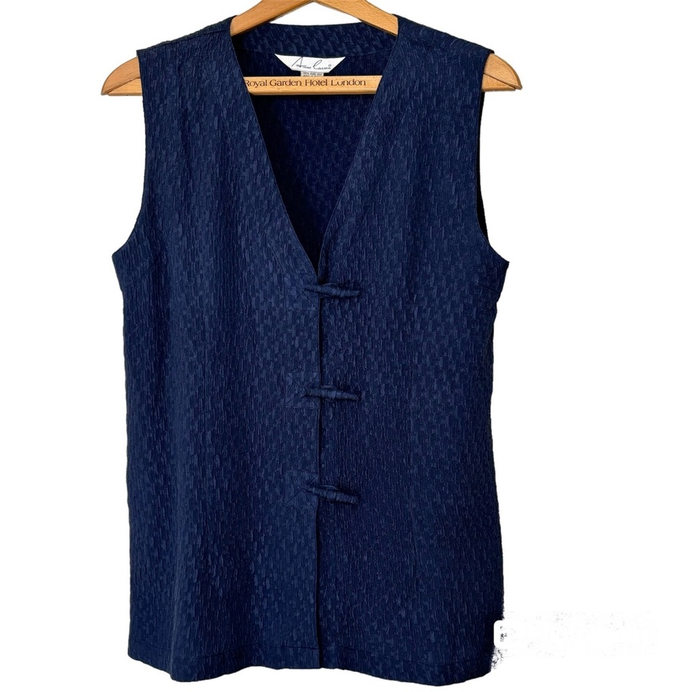 Vintage Anne Carson 100% pure silk three button vest. Navy blue, Women’s Medium
